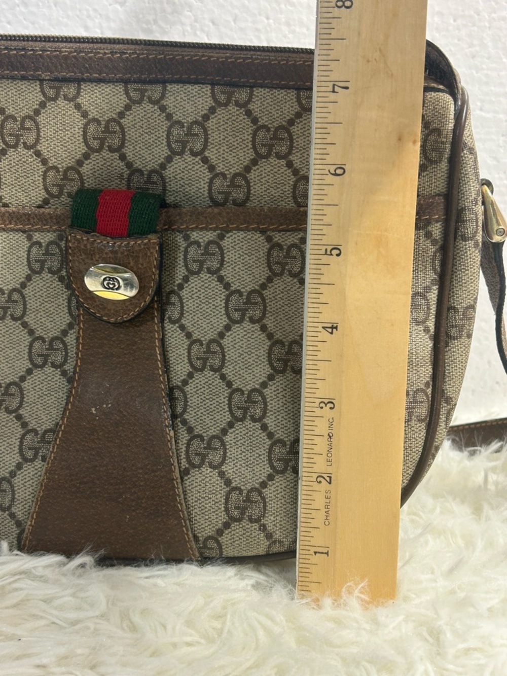 Gucci Brown GG Canvas Crossbody with Signature Green-Red Web. Authentic - Picture 4 of 16